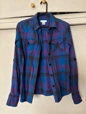 Women’s O’Neill flannel shirt, size medium